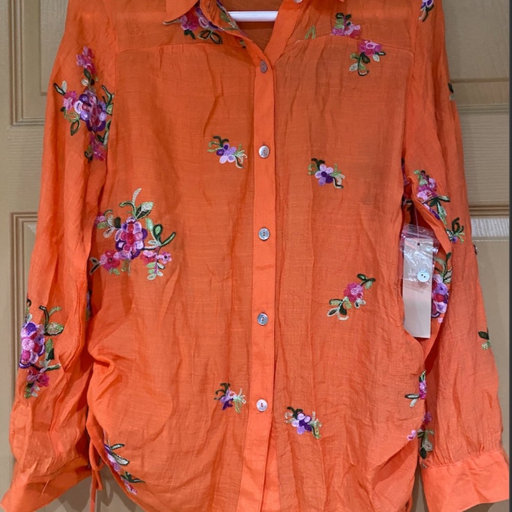 NWT Fig & FLOWER Orange Floral top size S